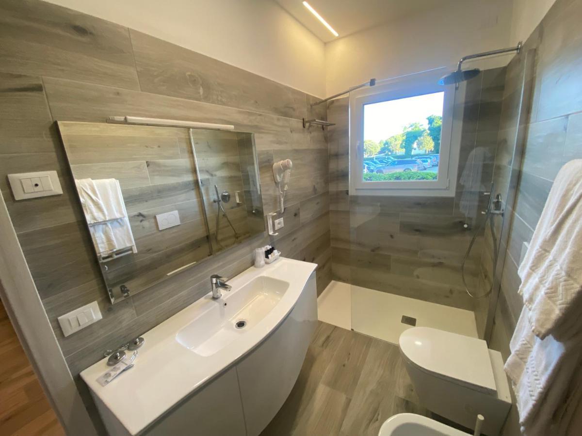 Marina Suites & Apartments 4 Stelle S Caorle Eksteriør bilde
