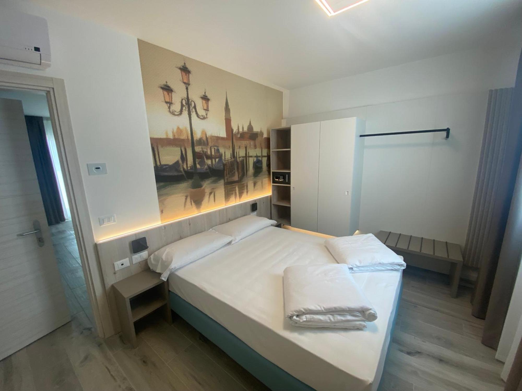 Marina Suites & Apartments 4 Stelle S Caorle Eksteriør bilde