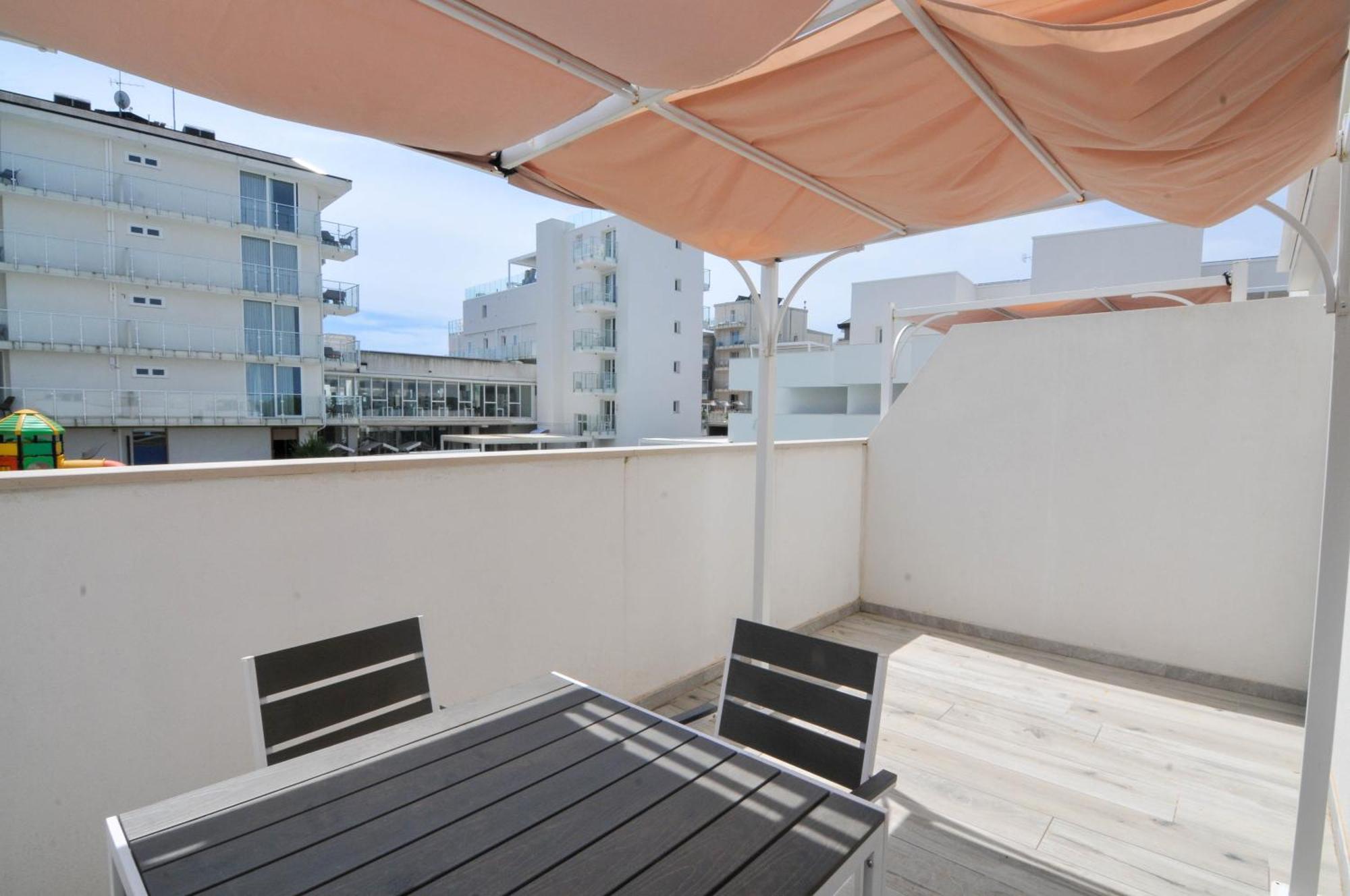 Marina Suites & Apartments 4 Stelle S Caorle Eksteriør bilde