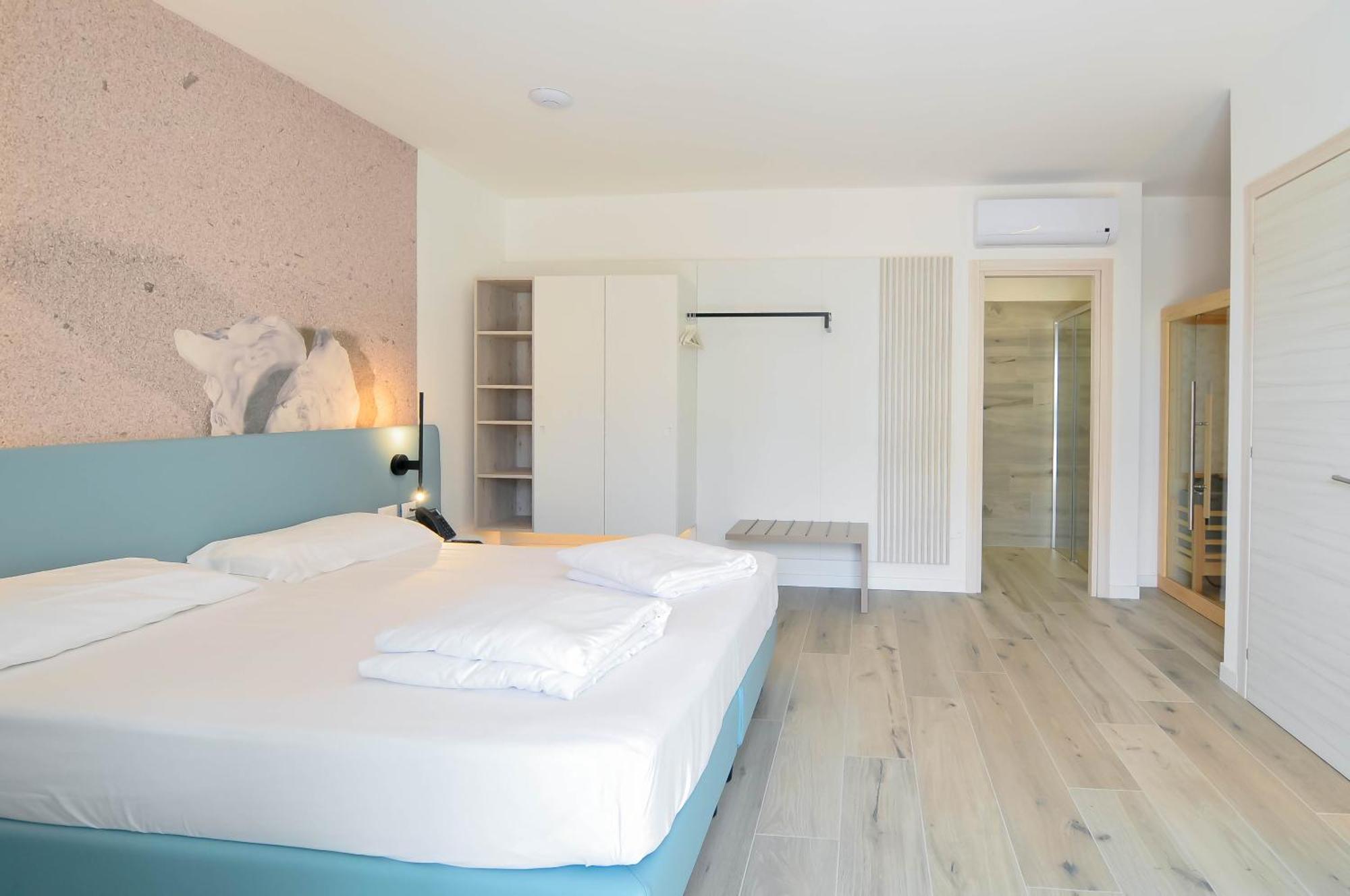 Marina Suites & Apartments 4 Stelle S Caorle Eksteriør bilde