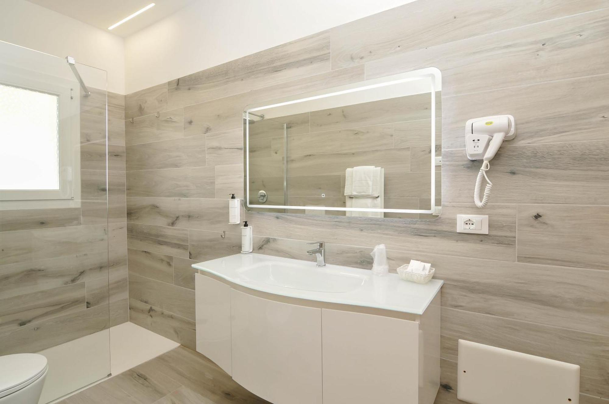 Marina Suites & Apartments 4 Stelle S Caorle Eksteriør bilde