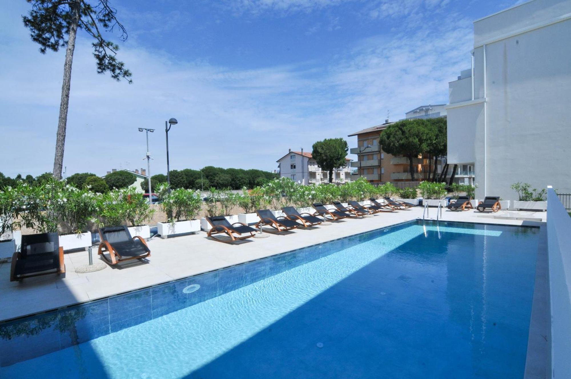 Marina Suites & Apartments 4 Stelle S Caorle Eksteriør bilde