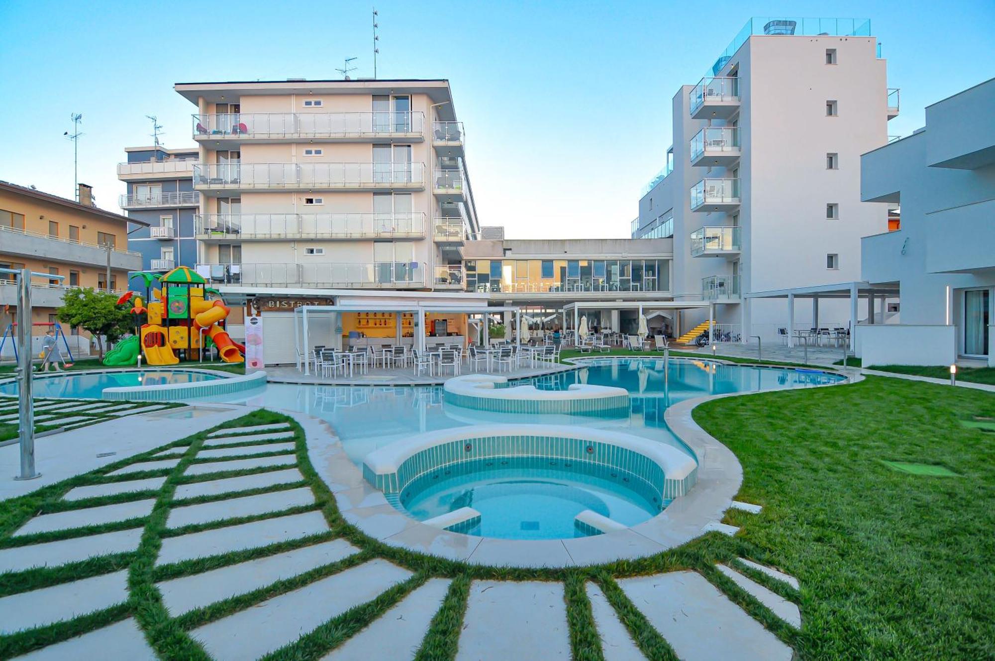 Marina Suites & Apartments 4 Stelle S Caorle Eksteriør bilde